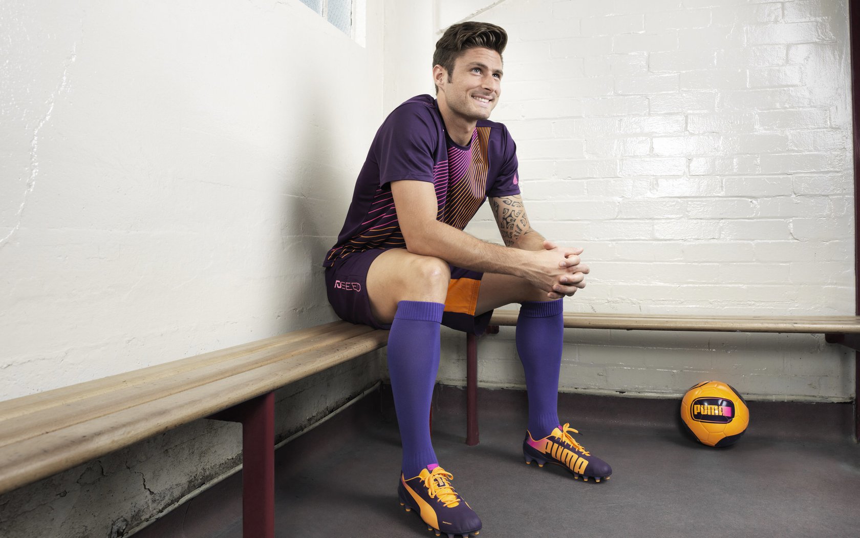 巴萨客场0-2不敌皇马,遭遇赛季首败